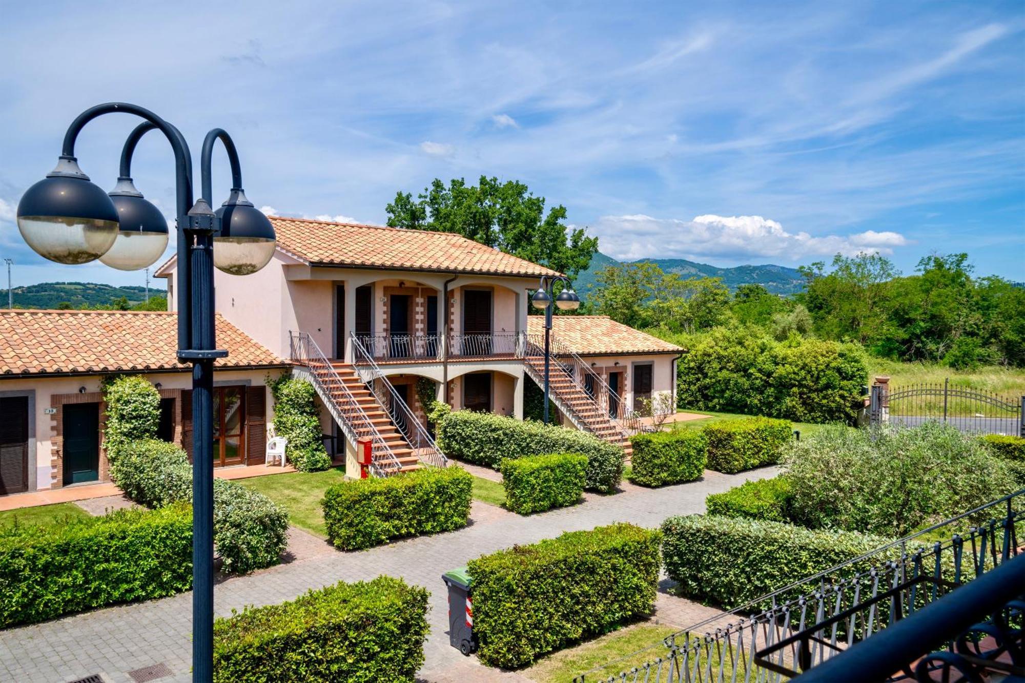 Isa - Residence With Swimming Pool In Sorano, Apartments With Air Conditioning And Private Outdoor Area Exterior foto